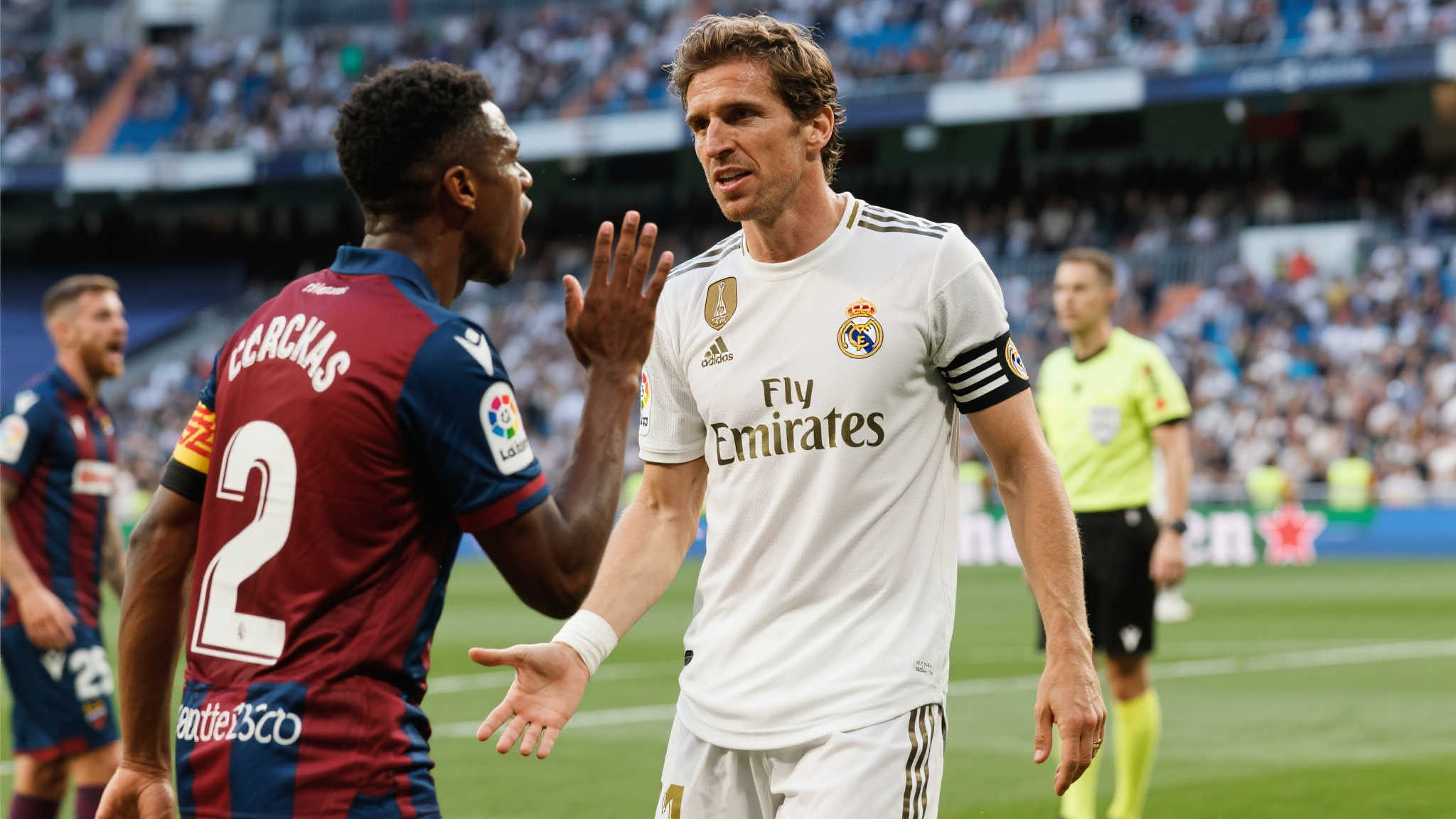 在足球世界中，公平竞技和互相尊重一直是核心价值。然